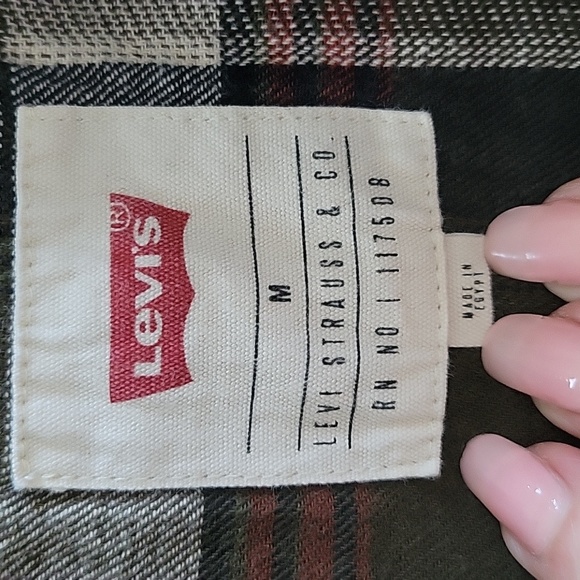 Levi's Plaid Flannel Button-down Shirt - Picture 5 of 7